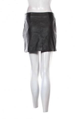 Kožená sukně  Mango, Velikost S, Barva Černá, Cena  426,00 Kč