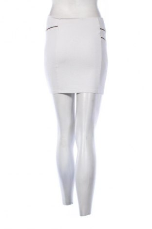 Sukňa Bershka, Veľkosť S, Farba Biela, Cena  2,95 €