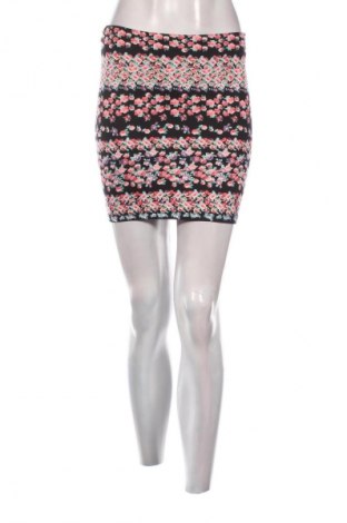 Sukně Bershka, Velikost S, Barva Vícebarevné, Cena  159,00 Kč