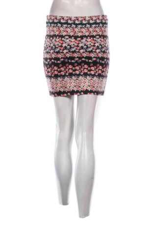 Sukně Bershka, Velikost S, Barva Vícebarevné, Cena  159,00 Kč
