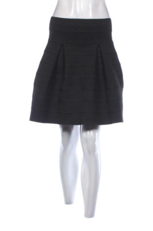 Пола H&M, Размер S, Цвят Черен, Цена 3,06 €