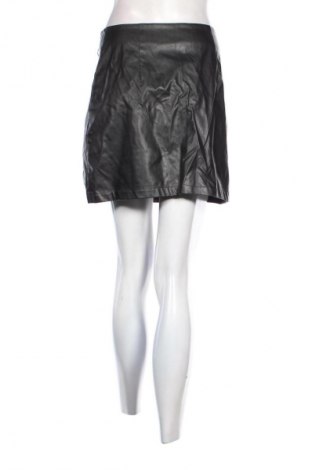 Пола SHEIN, Размер M, Цвят Черен, Цена 2,55 €