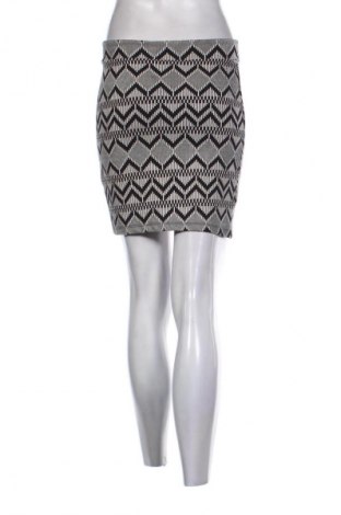 Sukně Stradivarius, Velikost M, Barva Vícebarevné, Cena  69,00 Kč