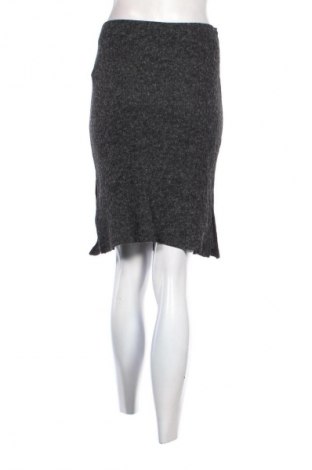 Пола Unbranded, Размер M, Цвят Черен, Цена 8,18 €