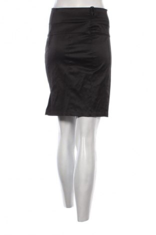 Пола Unbranded, Размер S, Цвят Черен, Цена 3,06 €