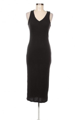 Рокля Calvin Klein Jeans, Размер L, Цвят Черен, Цена 86,91 €, #133980847