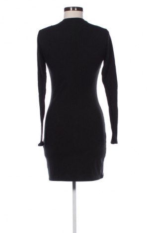 Φόρεμα Gina Tricot, Μέγεθος M, Χρώμα Μαύρο, Τιμή 3,99 €