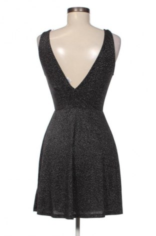 Šaty  H&M Divided, Velikost S, Barva Černá, Cena  207,00 Kč