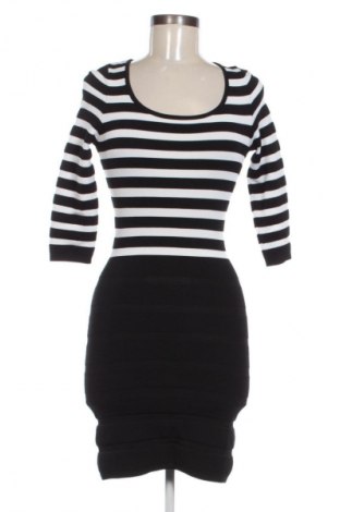 Рокля Mango, Размер S, Цвят Многоцветен, Цена 2,55 €