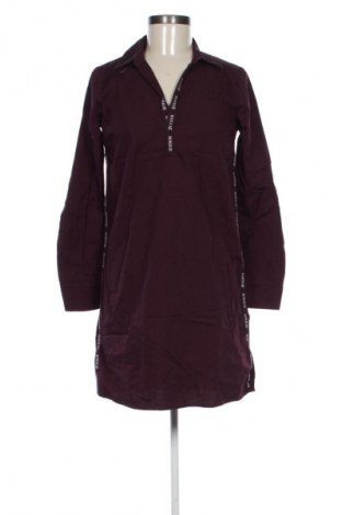 Šaty  Nike, Velikost XXS, Barva Vícebarevné, Cena  319,00 Kč