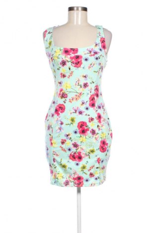 Šaty  Pull&Bear, Velikost L, Barva Vícebarevné, Cena  59,00 Kč