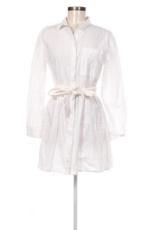 Kleid Stradivarius, Größe L, Farbe Weiß, Preis 8,31 €