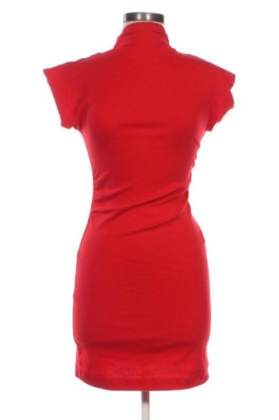 Рокля Stradivarius, Размер S, Цвят Червен, Цена 9,20 €