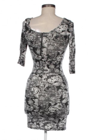 Šaty  Terranova, Velikost XS, Barva Vícebarevné, Cena  69,00 Kč