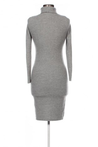 Šaty  Vero Moda, Velikost M, Barva Šedá, Cena  119,00 Kč