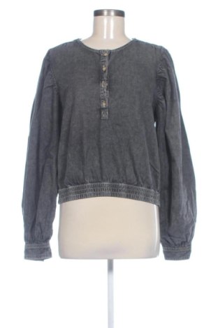 Bluză de femei Pull&Bear, Mărime M, Culoare Gri, Preț 35,00 Lei, #138050839