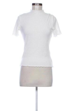 Bluză de femei ONLY, Mărime M, Culoare Alb, Preț 41,99 Lei, #138087369