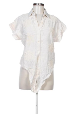 Cămașă de femei Unbranded, Mărime M, Culoare Ecru, Preț 52,49 Lei, #138040016