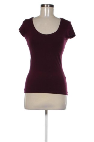 Damski T-shirt Bershka, Rozmiar S, Kolor Fioletowy, Cena 38,10 zł, #138050861