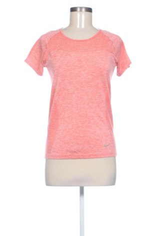 Γυναικείο t-shirt Nike, Μέγεθος M, Χρώμα Ρόζ , Τιμή 23,00 €, #138069852