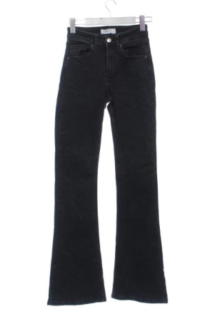 Blugi de femei Reserved, Mărime XS, Culoare Negru, Preț 75,00 Lei, #138054344