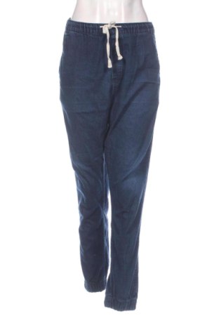 Damskie jeansy Pull&Bear, Rozmiar XL, Kolor Niebieski, Cena 59,27 zł, #138054761