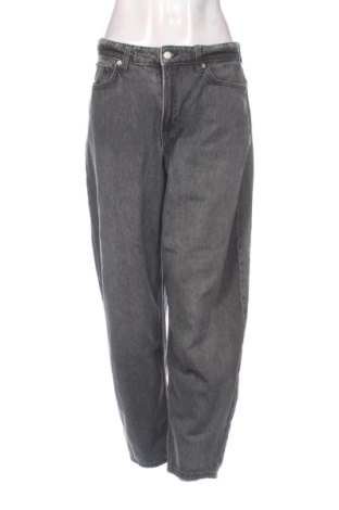 Dámske džínsy  H&M, Veľkosť L, Farba Sivá, Cena  27,68 €, #138055234