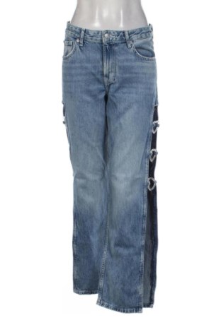 Damskie jeansy Bershka, Rozmiar M, Kolor Niebieski, Cena 67,74 zł, #138061507