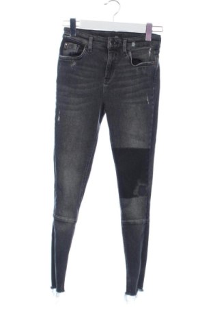 Damskie jeansy River Island, Rozmiar S, Kolor Szary, Cena 71,97 zł, #138066800
