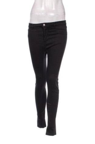 Дамски дънки Pull&Bear, Размер M, Цвят Черен, Цена 14,67 €, #138072199
