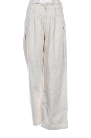 Blugi de femei Bershka, Mărime S, Culoare Ecru, Preț 73,49 Lei, #138073600