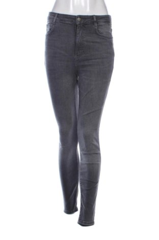 Damskie jeansy Zara, Rozmiar S, Kolor Szary, Cena 67,74 zł, #138077423