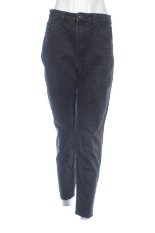 Damskie jeansy Bershka, Rozmiar M, Kolor Czarny, Cena 67,74 zł, #138049975