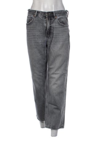 Damskie jeansy Stradivarius, Rozmiar M, Kolor Szary, Cena 117,18 zł, #138058988