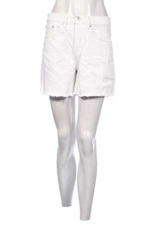 Pantaloni scurți de femei Lager 157, Mărime M, Culoare Alb, Preț 47,24 Lei, #138040312