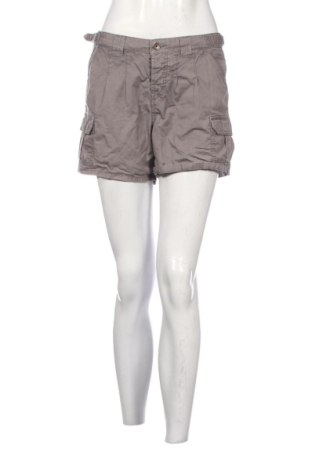 Damen Shorts United Colors Of Benetton, Größe XL, Farbe Grau, Preis € 14,00, #138042193