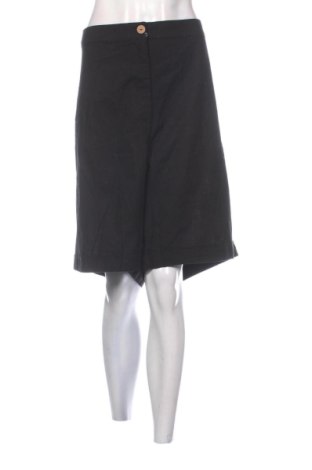 Pantaloni scurți de femei ONLY Carmakoma, Mărime 3XL, Culoare Negru, Preț 73,49 Lei, #138050574