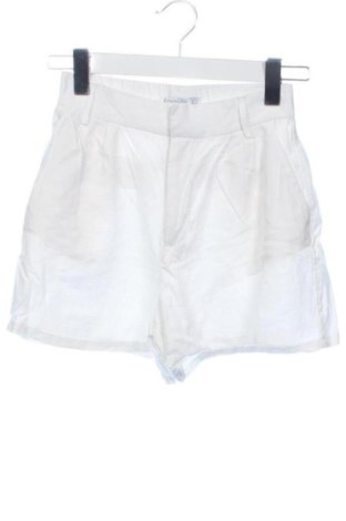 Дамски къс панталон Stradivarius, Размер XXS, Цвят Бял, Цена 15,00 €, #138062471