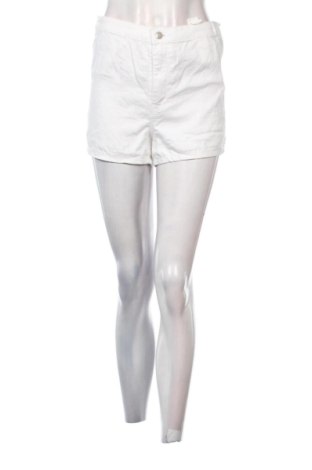 Pantaloni scurți de femei Sinsay, Mărime M, Culoare Alb, Preț 47,24 Lei, #138083262