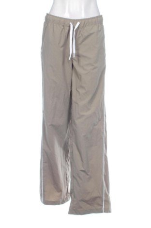 Pantaloni trening de femei Clockhouse, Mărime M, Culoare Bej, Preț 57,74 Lei, #138060156