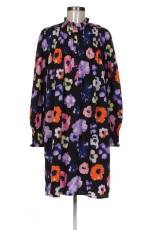 Рокля Vero Moda, Размер M, Цвят Многоцветен, Цена 9,00 €, #138057950