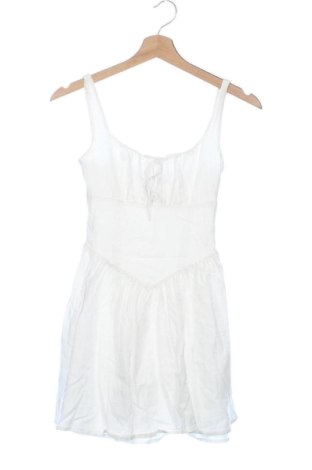 Rochie Bershka, Mărime XS, Culoare Alb, Preț 66,00 Lei, #138070907