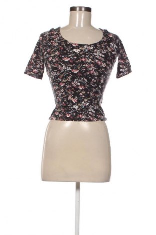 Dámská halenka Bershka, Velikost XS, Barva Vícebarevné, Cena  209,00 Kč