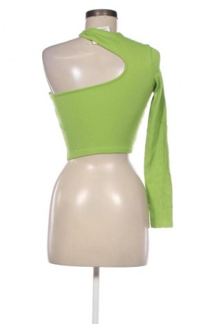 Дамска блуза Bershka, Размер M, Цвят Зелен, Цена 10,22 €