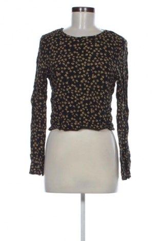 Dámská halenka Pull&Bear, Velikost L, Barva Vícebarevné, Cena  49,00 Kč