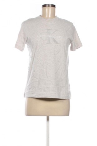 Дамска тениска Calvin Klein Jeans, Размер S, Цвят Бежов, Цена 40,90 €, #134051142