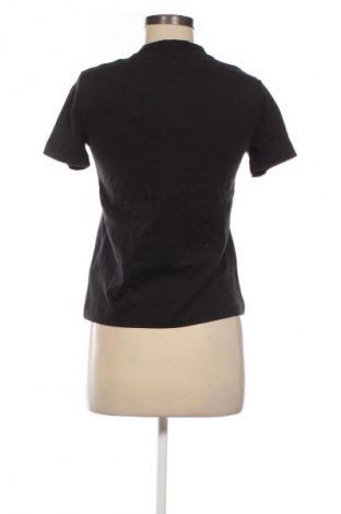 Дамска тениска Calvin Klein Jeans, Размер XS, Цвят Черен, Цена 18,40 €