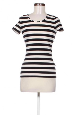 Γυναικείο t-shirt Hugo Boss, Μέγεθος S, Χρώμα Πολύχρωμο, Τιμή 16,99 €