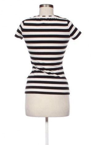 Γυναικείο t-shirt Hugo Boss, Μέγεθος S, Χρώμα Πολύχρωμο, Τιμή 16,99 €