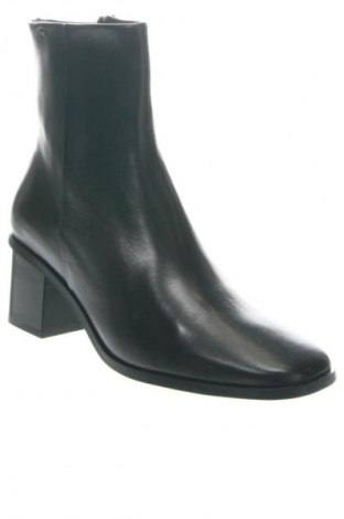 Дамски боти Calvin Klein, Размер 38, Цвят Черен, Цена 107,37 €